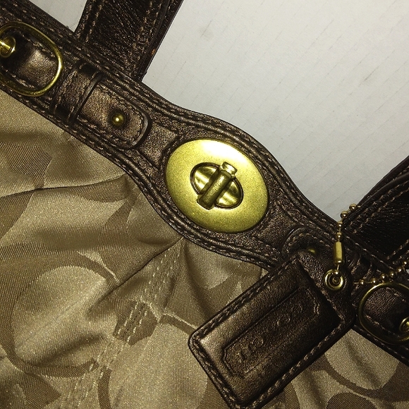 Must See☆Rare☆COACH "Garnet" Large Signature Pleated Sateen Satchel☆2009 - Picture 8 of 16